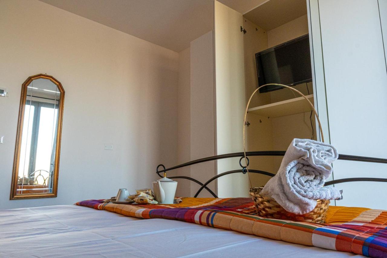 Aparthotel Gold Oasi - Business Solution Ferrara Exterior foto