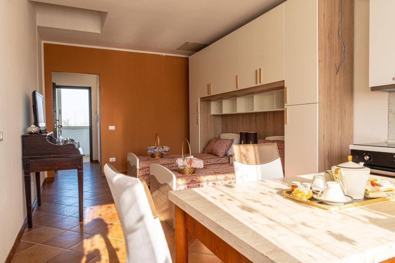 Aparthotel Gold Oasi - Business Solution Ferrara Exterior foto